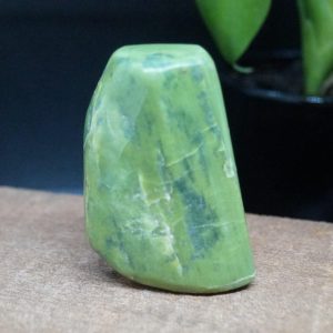 Tremolit Freeform (3) 7 cm