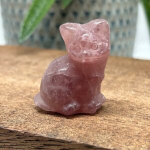 Kat Siddende Jordbærkvarts