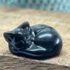 Kat Liggende Sølv Obsidian