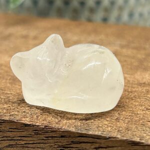 Kat Liggende Bjergkrystal