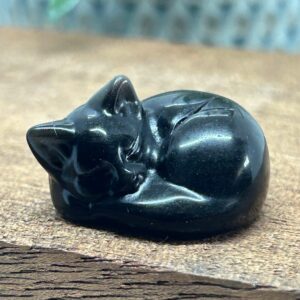 Kat Liggende Sølv Obsidian