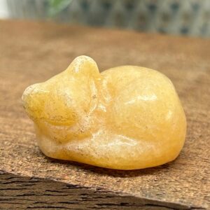 Kat Liggende Orange Calsit