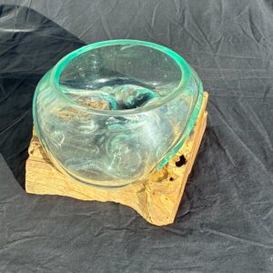 Glasskål støbt på Trærod