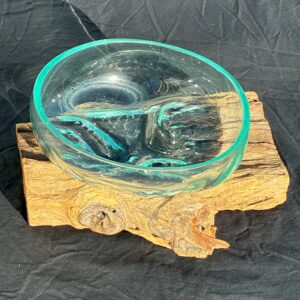 Glasskål støbt på Trærod
