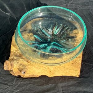 Glasskål støbt på Trærod