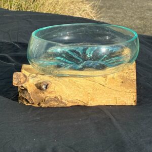 Glasskål støbt på Trærod