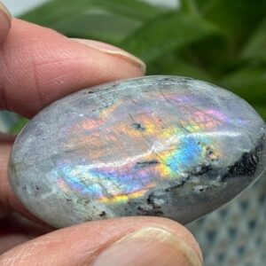 Labradorit Pink/Lilla Flash Mini Palmstone