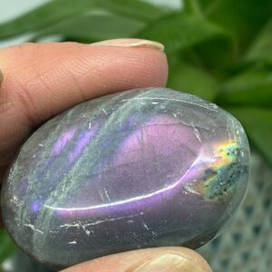 Labradorit Pink/Lilla Flash Mini Palmstone