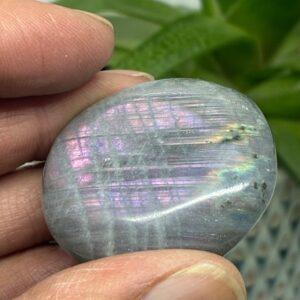 Labradorit Pink/Lilla Flash Mini Palmstone