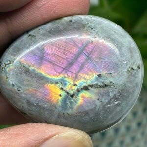 Labradorit Pink/Lilla Flash Mini Palmstone