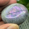 Labradorit Pink/Lilla Flash Mini Palmstone