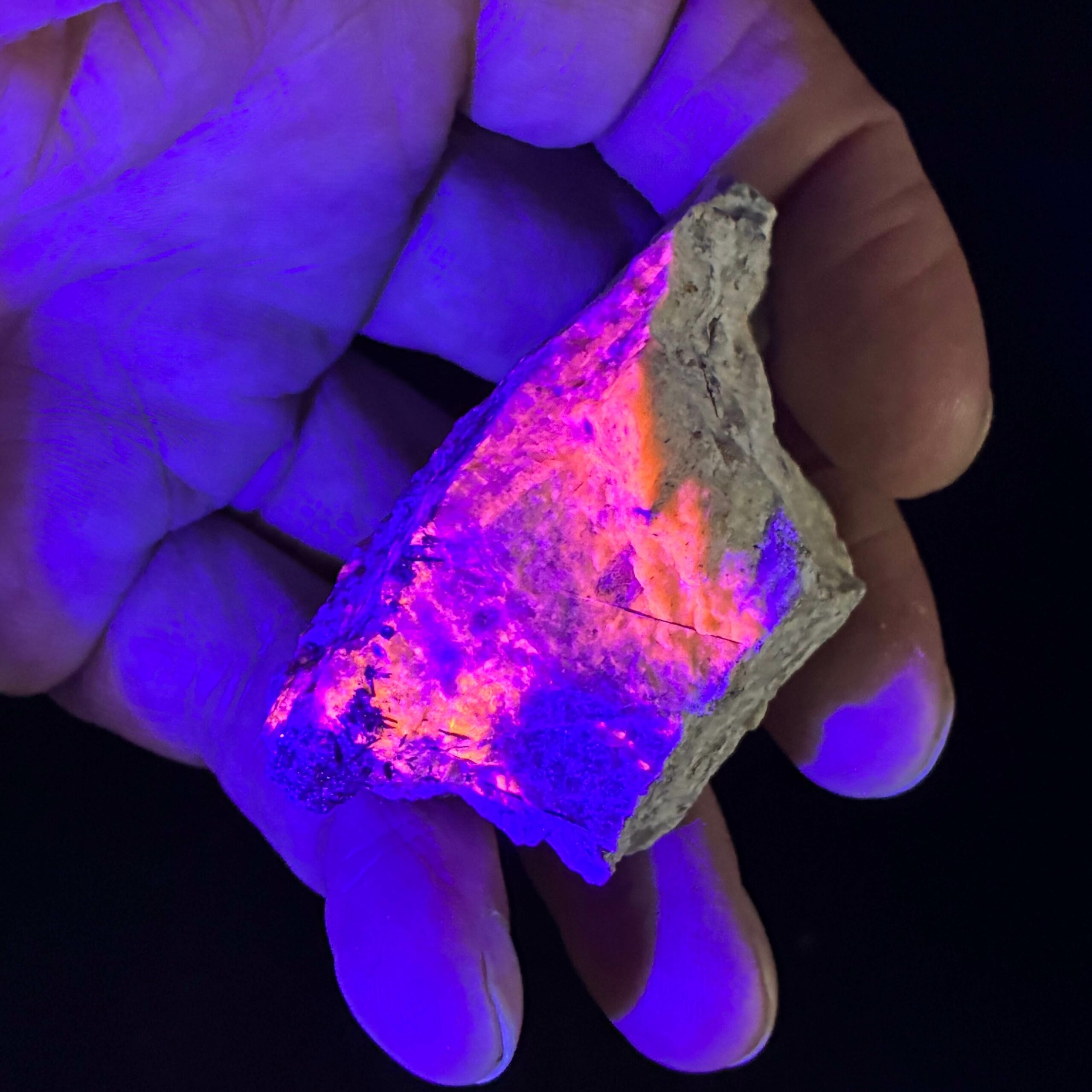 Ild Sodalit - UV Fluoriserende