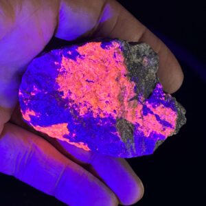 Ild Sodalit - UV Fluoriserende