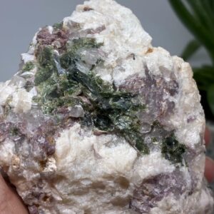 Turmalin - Epidot - Kvarts Råtykke på Metalfod