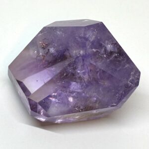 Ametyst AA Kantet Freeform