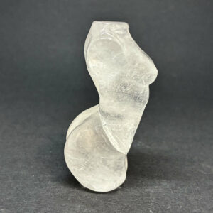 Alternative view of Kvinde Torso Bjergkrystal (1)