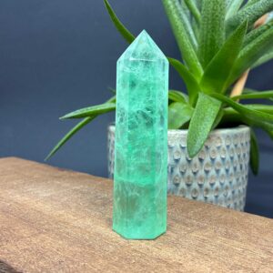 Grøn Fluorit Tårn (Mørk Klar)