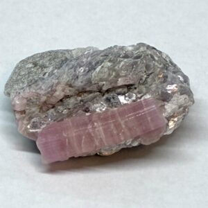 Pink Turmalin på Mica