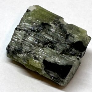 Grøn Turmalin på Sort Turmalin