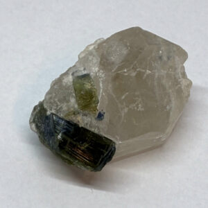 Grøn Turmalin på Kvarts