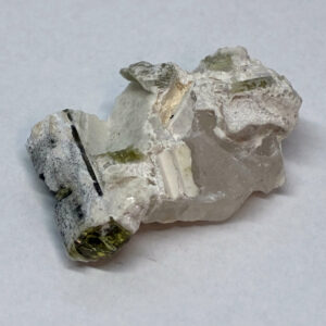 Grøn Turmalin på Kvarts