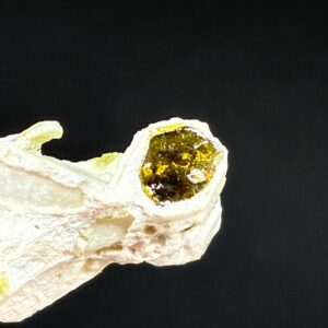 Grøn Turmalin på Kvarts