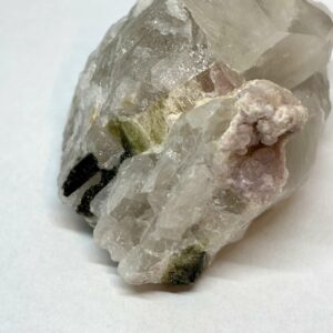 Grøn/Pink Turmalin på Kvarts