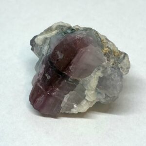 Pink Turmalin på Kvarts