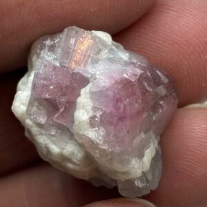 Pink Turmalin på Kvarts