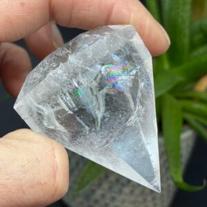 Bjergkrystal i Diamantform.