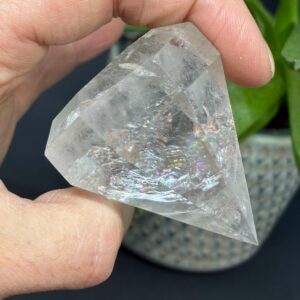 Bjergkrystal i Diamantform.