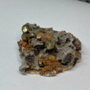 Kubisk Pyrit på Matrix